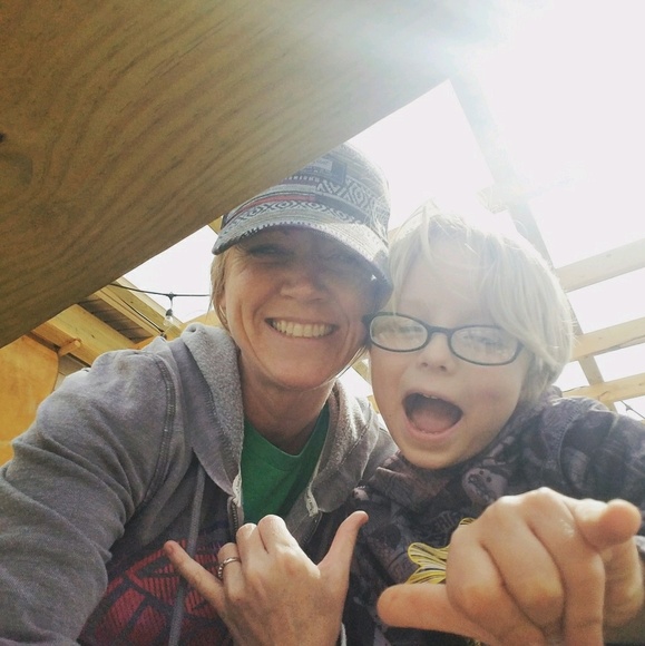 Meet your Posher, Leslie - Picture 1 of 1